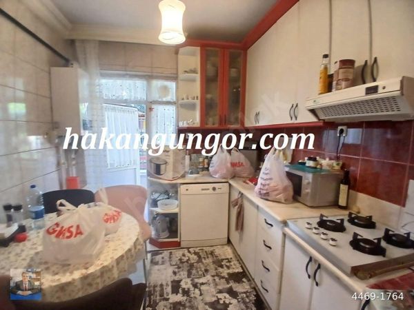 Bando Sokak İle Köknar Sokak Köşe Binada, Katta.. — fotoğraf 6