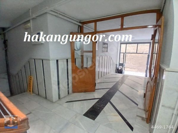 Bando Sokak İle Köknar Sokak Köşe Binada, Katta.. — fotoğraf 5