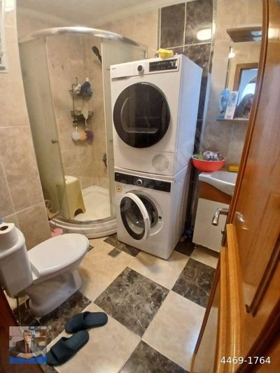 Bando Sokak İle Köknar Sokak Köşe Binada, Katta.. — fotoğraf 3